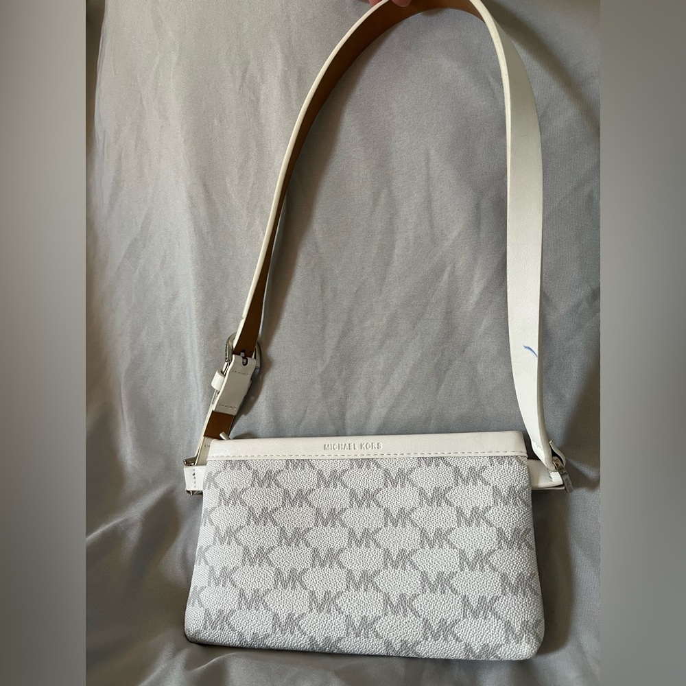 Michael Kors white mini bag wallet